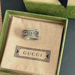 Gucci Women's Silver Logo Ring